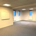 Location de bureau de 80 m² à Buc - 78530 photo - 4
