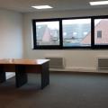 Location de bureau de 240 m² à Lesquin - 59810 photo - 3