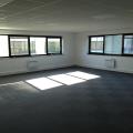 Location de bureau de 240 m² à Lesquin - 59810 photo - 5