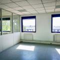 Location de bureau de 951 m² à Vitrolles - 13127 photo - 3