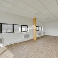 Location d'entrepôt de 3 287 m² à Brie-Comte-Robert - 77170 photo - 5