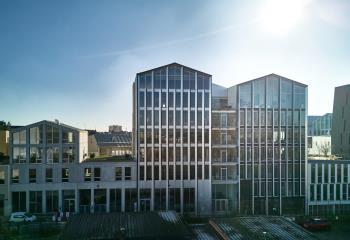 Location bureaux - Proche gare, tramway et bus  à Angers - 49000