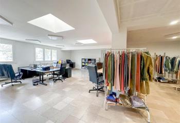 Location bureaux, proche RER B, résidence récente avec ascenseur