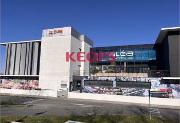 Location bureaux - Proche bus, métro et autoroute  à Auzeville-Tolosane - 31320