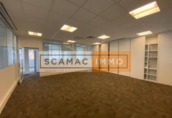 Location bureaux - Proche métro et gare
