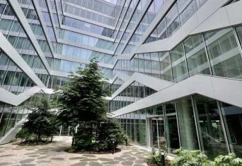 Location bureaux - Proche Paris, face à la capitale  à Bagnolet - 93170