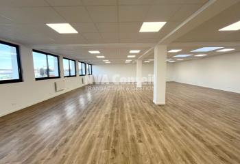Location bureaux - Proche gare de Cergy-Préfecture  à Beauchamp - 95250