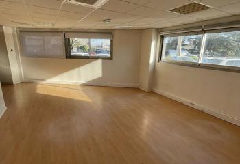 Location bureaux Centre - Proximité rocade, bus, tram  à Bègles - 33130