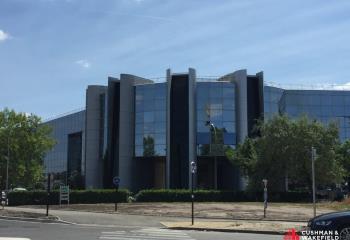 Location bureaux - Proche Bordeaux, rocade et tram  à Bègles - 33130