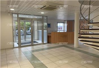 Location bureaux - Proche Rennes, bus et commerces  à Betton - 35830