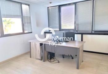Location bureaux - Proche gare, aéroport et autoroute A9  à Béziers - 34500