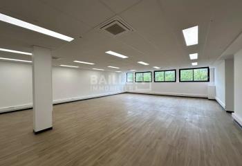 Location bureau (06410) - 425 m²