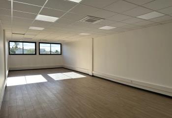 Location bureau (06410) - 75 m²