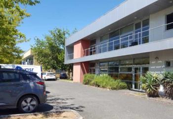 Bureaux lumineux à louer à proximité du pont Chaban Delmas - Quai de Brazza  à Bordeaux - 33000