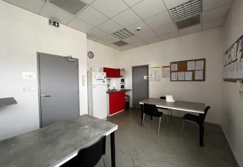 Location bureaux Barrière du Médoc - Proche tram D et commerces  à Bordeaux - 33000