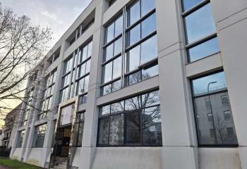 Location bureaux - Proche Tram C, Place Ravezies  à Bordeaux - 33000