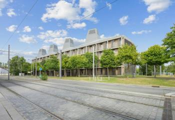 Location bureaux - Bassins à Flot - Proche Tramway et Bus  à Bordeaux - 33000