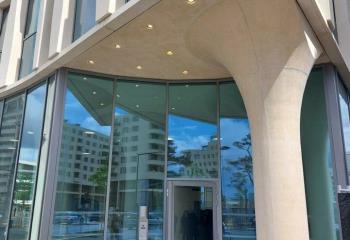 Location bureaux - Quartier Euratlantique, proche bus et tram  à Bordeaux - 33000