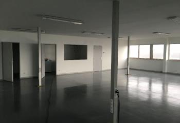 Plateau de bureaux neufs le long des quais Rive Droite -  à Bordeaux - 33000