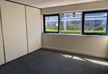 Bureaux à louer - Proche boulevards, rocade et Tram C  à Bordeaux - 33000