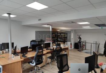 Location bureaux Bassins à Flot - Proche tram et Cité du Vin  à Bordeaux - 33000