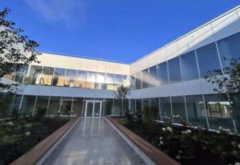 Bureaux à louer - Proche autoroutes A39 et A40  à Bourg-en-Bresse - 01000