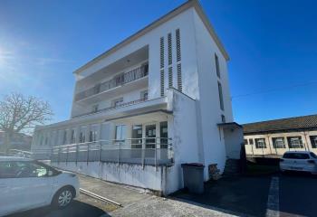 Location bureaux - Proche Cénord et parking privé  à Bourg-en-Bresse - 01000