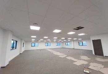 Location bureau Bourgoin-Jallieu (38300) - 300 m²  à Bourgoin-Jallieu - 38300