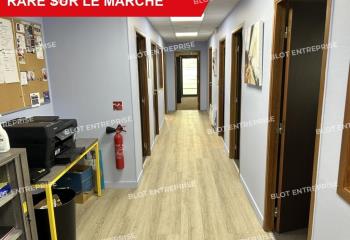 Location bureaux - Proche port de commerce, bus et gare SNCF  à Brest - 29200
