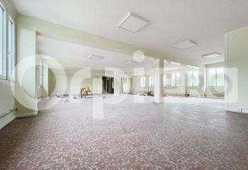 Location bureaux à - Accès facile  à Breuil-le-Sec - 60840