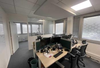Location bureaux - Forum du Lac, proche bus, tram et autoroute  à Bruges - 33520