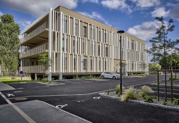 Location bureaux - Proche rocade, Tramway et Bordeaux centre  à Bruges - 33520