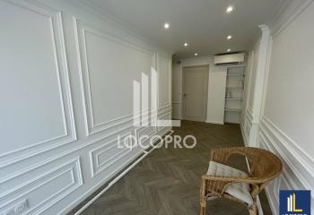Location bureaux - Proche transports et autoroute A8