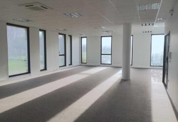 Location bureaux - Proche centre-ville et autoroute A2  à Cambrai - 59400