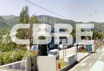 Location bureaux - Proche autoroute A8 et transports en commun