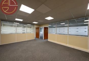 Location bureaux, proche autoroute A62 et zone d'activité Eurocentre  à Castelnau-d'Estrétefonds - 31620