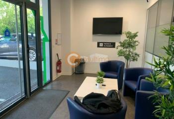 Location bureaux - Proximité sortie 25 et tram A