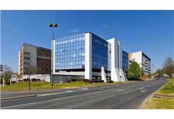 Locaux de bureaux à louer - Accessibilité autoroute et transports  à Cergy - 95000