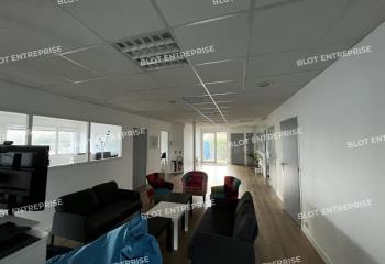 Location bureaux - Proche bus et accès 4 voies  à Cesson-Sévigné - 35510