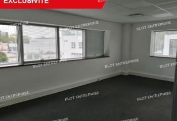 Location bureaux - Proximité bus et accès 4 voies  à Cesson-Sévigné - 35510