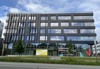 Location bureaux - Proche métro et bus, zone des Champs Blancs  à Cesson-Sévigné - 35510