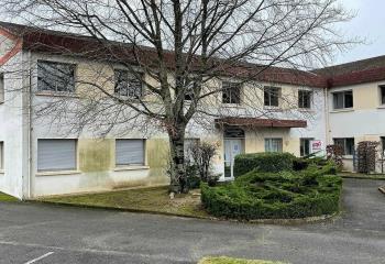 Location bureaux - Proche A10 et périphérique  à Chambray-lès-Tours - 37170