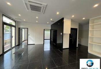 Location bureau - Proche A1 et Roissy CDG  à Chantilly - 60500