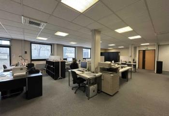 Location bureaux - Proche métro ligne 8 et périphérique  à Charenton-le-Pont - 94220