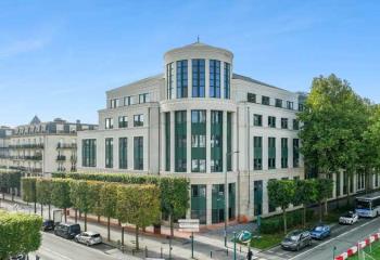 Location bureaux - Proche A4 et RER A Val d'Europe  à Chessy - 77700