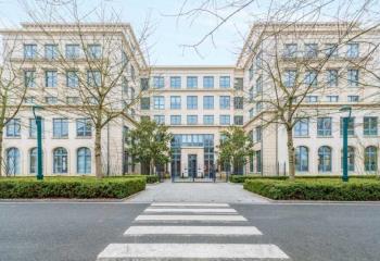 Location bureaux - Proche RER A et centre commercial Val d'Europe  à Chessy - 77700