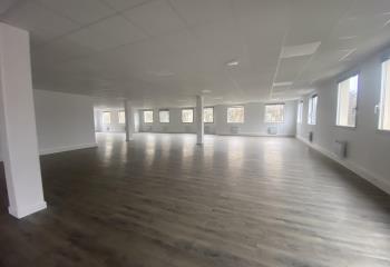 Location bureaux - Proche MIN de Rungis, Tram, RER et autoroutes