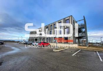 Location bureaux - Proximité aéroport Saint-Exupéry, Tram, SNCF et autoroute  à Colombier-Saugnieu - 69124