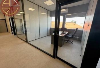 Location bureaux, proche rocade et bus