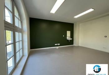 Location bureau - Centre-ville, proche gare  à Compiègne - 60200